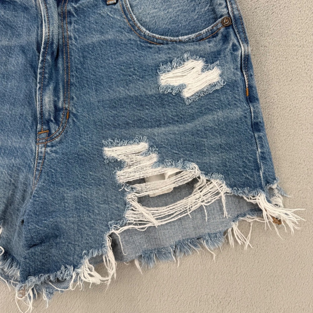 American Eagle Highest Rise 90s Boyfriend Short Distressed Denim Blue Size 8 - Picture 3 of 12